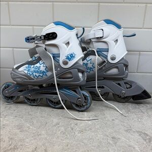 Blade Runner Girl’s Inline Skates Adjusts in Size as kid grows! US 5-8. Like New